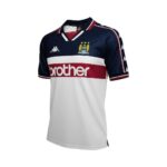 Camiseta retro Manchester City 1997/98 segunda equipación. — vista frontal en maniquí