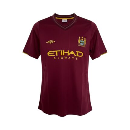 Camiseta retro Manchester City 2012/13 segunda equipación granate — vista frontal en maniquí