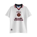 Camiseta retro Manchester United 1996/97 segunda equipación blanca — vista frontal en maniquí