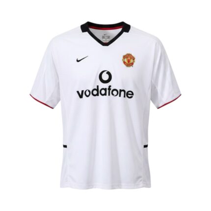 Camiseta retro del Manchester United de la temporada 2002/03, segunda equipación blanca. — vista frontal en maniquí