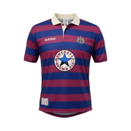 Camiseta retro Newcastle United 1995-97 segunda equipación — vista frontal en maniquí