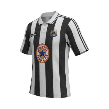 Camiseta retro Newcastle United 1995-1997 primera equipación — vista frontal en maniquí