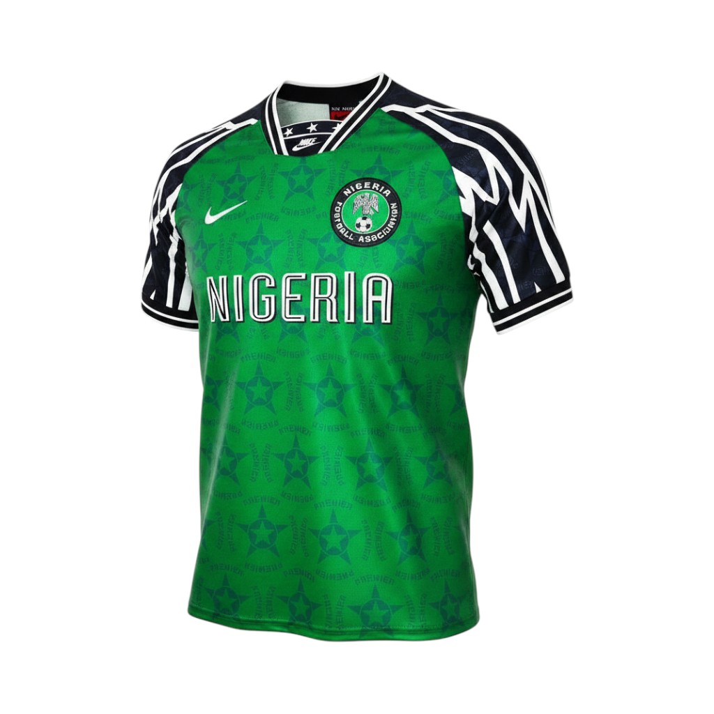 camiseta-retro-nigeria-1994-95-primera-equipacion-01 Camiseta retro Nigeria 1994/95 primera equipación — vista frontal en maniquí