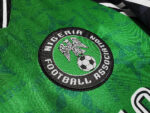 Camiseta retro Nigeria 1994/95 primera equipación — detalle de la manga