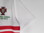 Camiseta retro de Portugal, segunda equipación blanca de la temporada 2012/13 con el diseño de cruz. — foto 5