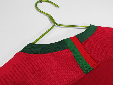 Camiseta retro de la selección de Portugal de la temporada 2018, primera equipación. — foto 2