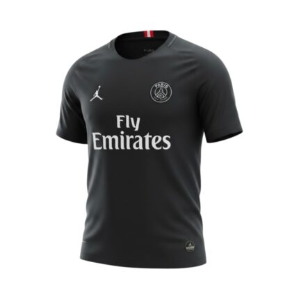 Camiseta retro PSG 2018/19, equipación negra con logo Jordan y sponsor Fly Emirates. — vista frontal en maniquí