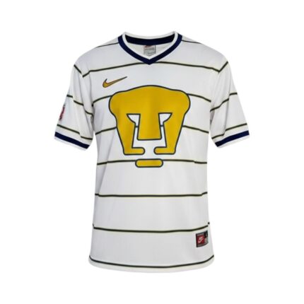 Camiseta retro Pumas UNAM 1997/98 segunda equipación blanca con rayas y logo puma dorado. — vista frontal en maniquí
