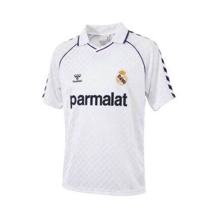 Camiseta retro Real Madrid 1986/87 primera equipación, blanca con detalles morados y sponsor Parmalat. — vista frontal en maniquí