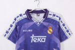 Camiseta retro Real Madrid 1996/97 segunda equipación morada — foto 9