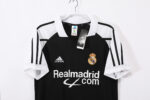 Camiseta retro Real Madrid 2001/02 segunda equipación negra y blanca — foto 6