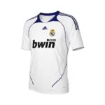 Camiseta retro Real Madrid 2007/08 Primera Equipación — vista frontal en maniquí