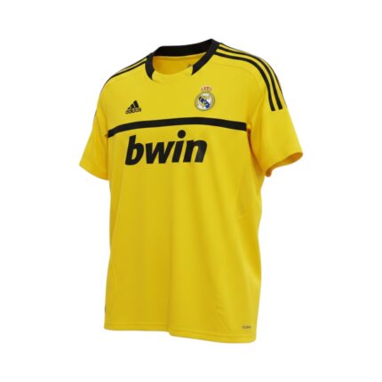 Camiseta retro de portero del Real Madrid de la temporada 2011/12, color amarillo y negro. — vista frontal en maniquí