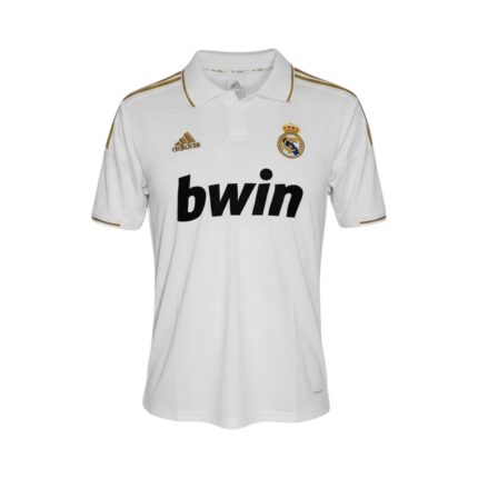 Camiseta retro Real Madrid 2011/12 Primera Equipación — vista frontal en maniquí