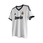 Camiseta retro Real Madrid 2012/13 Primera Equipación — vista frontal en maniquí