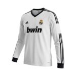 Camiseta retro Real Madrid 2012/13 primera equipación manga larga — vista frontal en maniquí