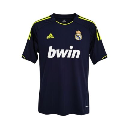 Camiseta retro Real Madrid 2012/13 segunda equipación — vista frontal en maniquí