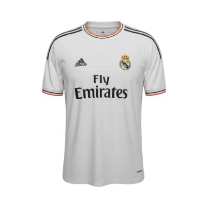 Camiseta retro Real Madrid 2013/14 Primera Equipación — vista frontal en maniquí