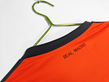 Camiseta Real Madrid 2013/14 Tercera Equipación Naranja Manga Larga — foto 2
