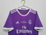 Camiseta retro Real Madrid 2016/17 segunda equipación morada — foto 3
