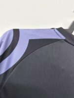 Camiseta retro Real Madrid 2016-2017 tercera equipación negra y morada — foto 5