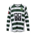 Camiseta retro Sporting de Portugal 2001/03 Primera Equipación manga larga — vista frontal en maniquí