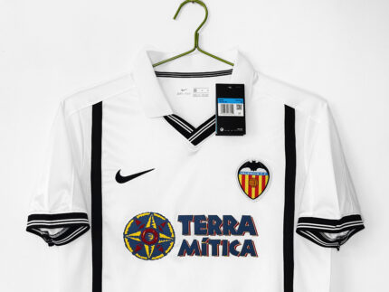 Camiseta retro Valencia CF 2000/01 primera equipación. — foto 2