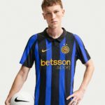 Camiseta de la primera equipación del Inter Milan para la temporada 26/27. Versión jugador para adulto con ajuste atlético.