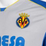 Camiseta de la 2ª equipación del Villarreal CF para niños de la temporada 2026-27, vista frontal.