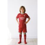Tercera equipación oficial de la Real Sociedad para niños, temporada 2026/27. Camiseta de fútbol para los más pequeños.