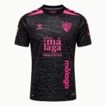 Vista frontal de la camiseta alternativa del Málaga CF para la temporada 2026/27. Tercera equipación oficial para adulto.
