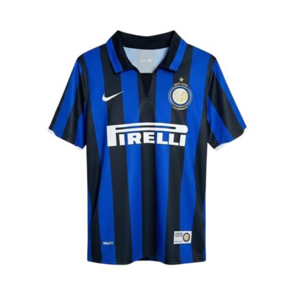 Camiseta retro Inter de Milán 2007/08, primera equipación — vista frontal en maniquí