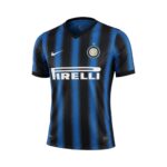 Camiseta retro Inter de Milán 2010/11 primera equipación — vista frontal en maniquí