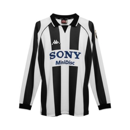 Camiseta retro Juventus 1997/98 primera equipación manga larga — vista frontal en maniquí