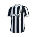 Camiseta retro Juventus 2017/18, primera equipación, rayas blancas y negras, sponsor Jeep. — vista frontal en maniquí