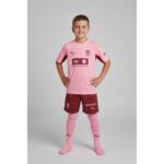 Tercera equipación del Valencia CF para niños, temporada 2026/27. Camiseta oficial del equipo valencianista para los más pequeños.