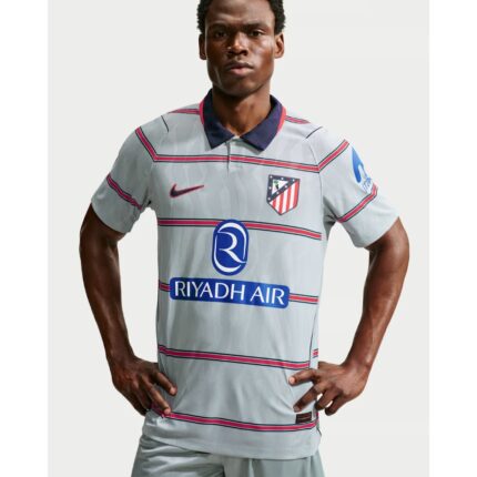 Imagen frontal de la camiseta alternativa del Atlético de Madrid para la temporada 26-27. Versión para aficionado adulto.