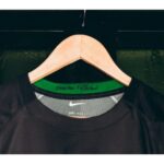 Vista frontal de la camiseta alternativa del Elche CF para la temporada 26/27. Tercera equipación oficial de fútbol para adulto.