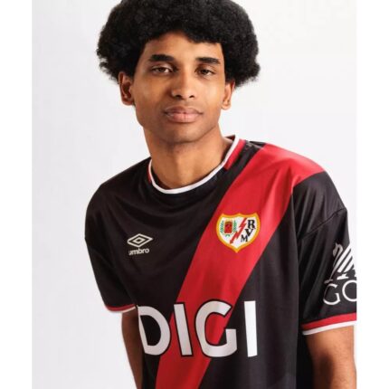 Camiseta de portero del Rayo Vallecano para la temporada 2026-2027. Equipación oficial de guardameta para adulto.