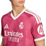 Tercera equipación del Re. Madrid para 2027. Camiseta de fútbol alternativa para adulto, diseño oficial de la temporada.
