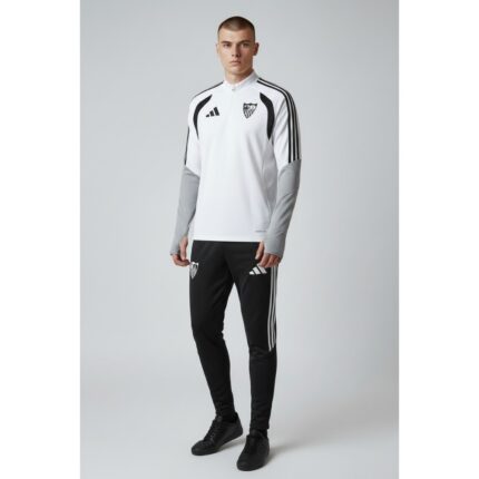 Camiseta de entrenamiento del Sevilla FC, temporada 26/27. Modelo de manga larga para adulto en color blanco oficial.