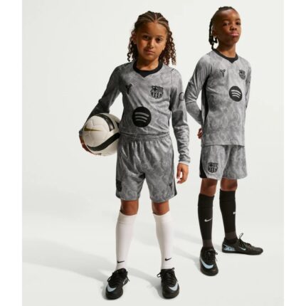 Equipación de portero para niños del FC Barcelona visitante 2026/2027. Camiseta y pantalón corto.