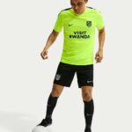 Camiseta de entrenamiento del Atlético de Madrid para la temporada 2026-2027. Diseño oficial para entrenar como los jugadores.