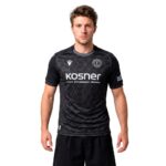 Camiseta alternativa del CA Osasuna para la temporada 26-27. Tercera equipación oficial del club rojillo para adulto.