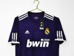 Camiseta Real Madrid 2010/11 tercera equipación morada — foto 12
