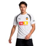 Camiseta de entrenamiento del Valencia CF para la temporada 2026-2027. Prenda oficial para adultos, ideal para entrenar.