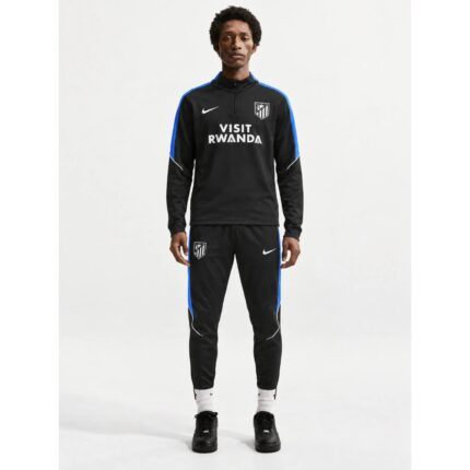 Equipación de entrenamiento del Atlético de Madrid temporada 2026-2027 en color negro para adulto. Vistas frontal y detalle.
